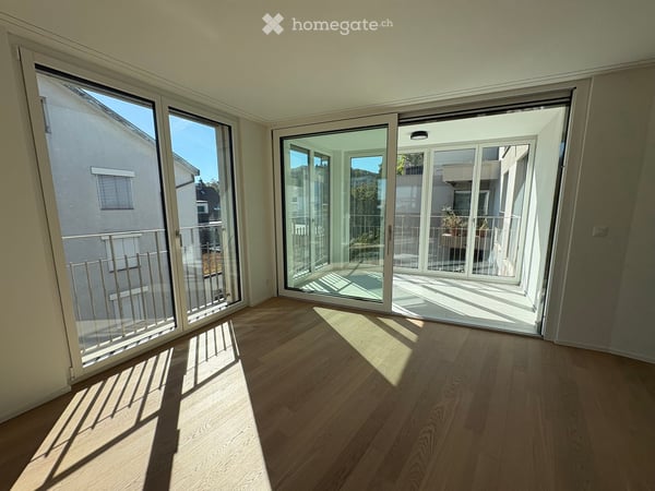 Bright 2.5-Room Apartment with Winter Garden, 2 Bathrooms and Balcony in Zurich-Affoltern 22