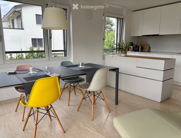 4.5-Zimmer-Wohnung mit Aussicht, an schöner Lage über dem Zürichsee 3