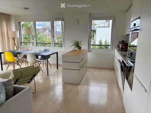 4.5-Zimmer-Wohnung mit Aussicht, an schöner Lage über dem Zürichsee 2