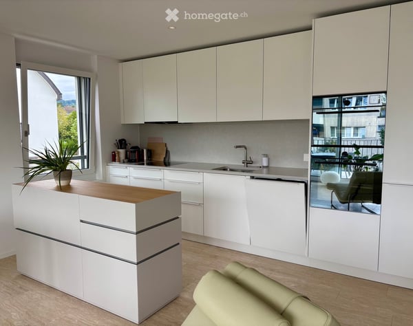 4.5-Zimmer-Wohnung mit Aussicht, an schöner Lage über dem Zürichsee 4