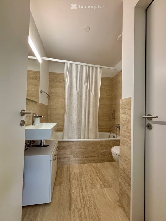 4.5-Zimmer-Wohnung mit Aussicht, an schöner Lage über dem Zürichsee 12