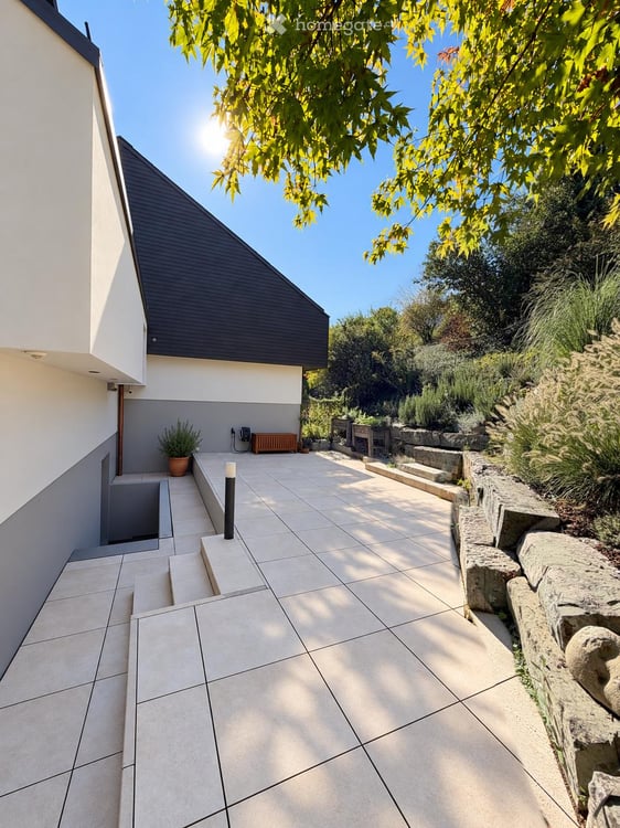 Mediterraner Charme am Lindberg – erneuertes 5½-Zimmer-Doppeleinfamilienhaus 6