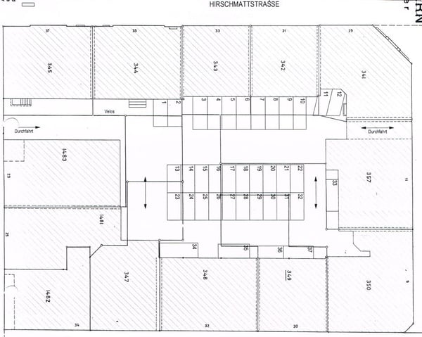 Zentraler Parkplatz in Innenhof 2