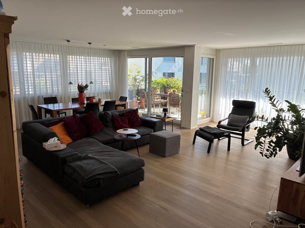 Grosszügige, helle 4 1/2-Zimmer Wohnung im Hochschulquartier