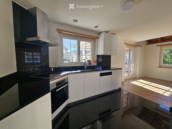 Grosszügige 4.5-Zimmer-Duplex-/Maisonette-Wohnung mit Balkon in Fehraltorf 3
