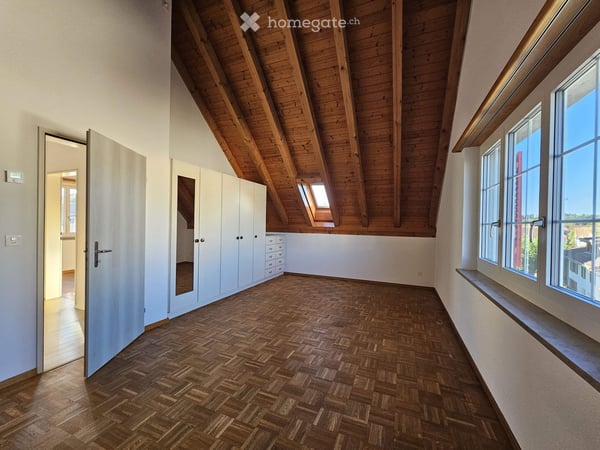 Grosszügige 4.5-Zimmer-Duplex-/Maisonette-Wohnung mit Balkon in Fehraltorf 9