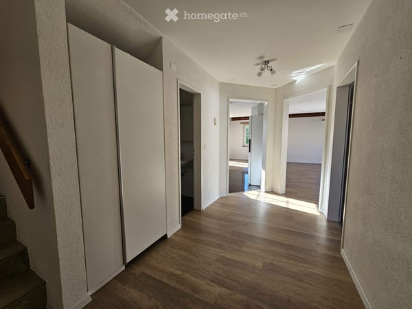 Grosszügige 4.5-Zimmer-Duplex-/Maisonette-Wohnung mit Balkon in Fehraltorf 2