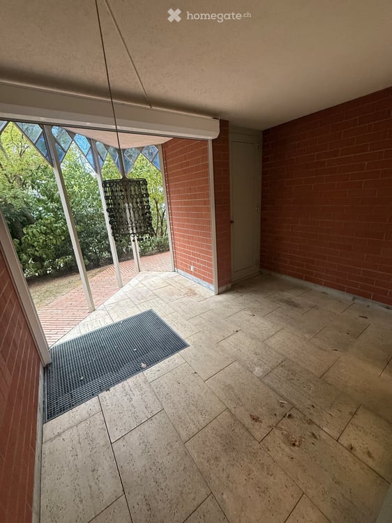 Grosszügige EG Wohnung am Steinbühlweg 21 in 4123 Allschwil inkl. Einstellhallenplatz 4