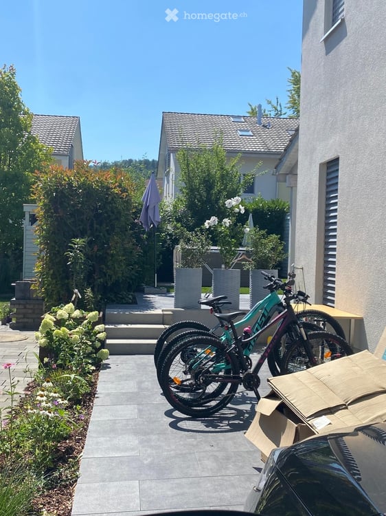 Charmantes 5.5-Zimmer-Doppeleinfamilienhaus in Bättwil – Ideal für Familien 5