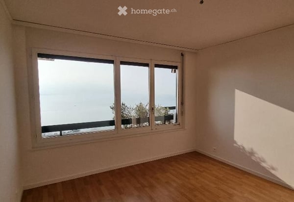 A louer grand 2.5 pièces. Garage en sus CHF 150.- 20