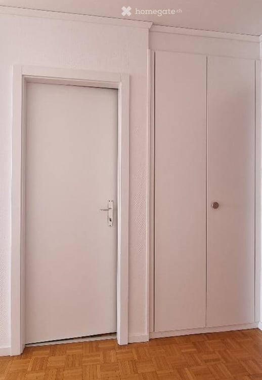 A louer grand 2.5 pièces. Garage en sus CHF 150.- 7