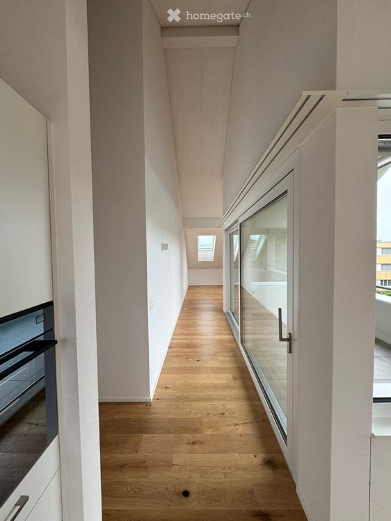 Helle 3.5Zi-Dachwohnung (Preis inkl. PP 1. UG) 9
