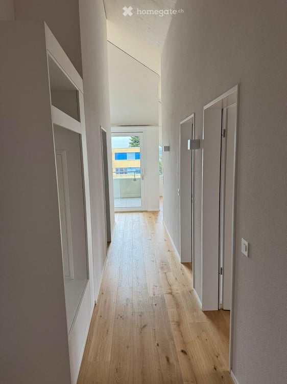 Helle 3.5Zi-Dachwohnung (Preis inkl. PP 1. UG) 6