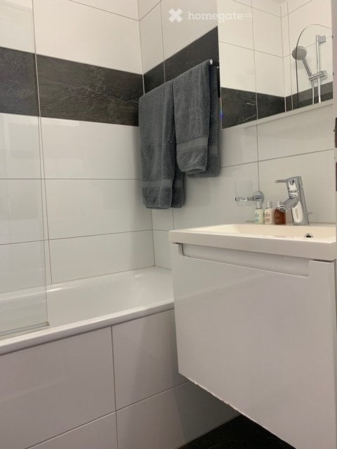 Stylisch möblierte Design 2.5 Zimmer Wohnung 9