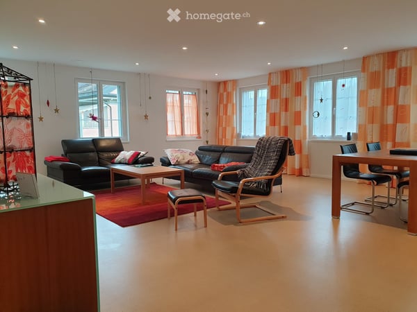 Sehr grosszügige 4,5 Zimmerwohnung (200m2) mit Terrasse 6