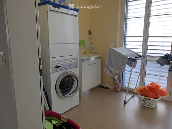 Sehr grosszügige 4,5 Zimmerwohnung (200m2) mit Terrasse 7