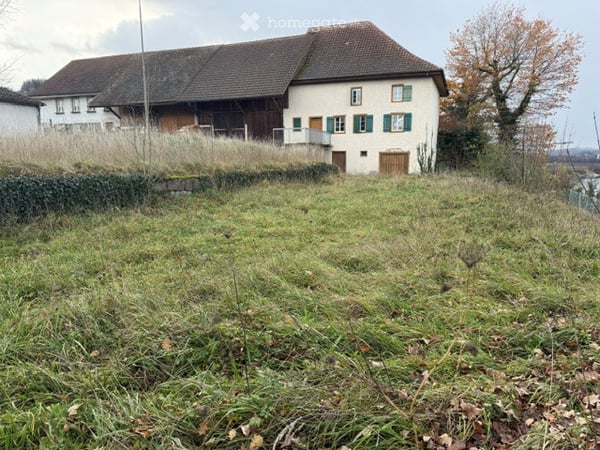 Bauernhaus in Leibstadt mit freiem Bauland