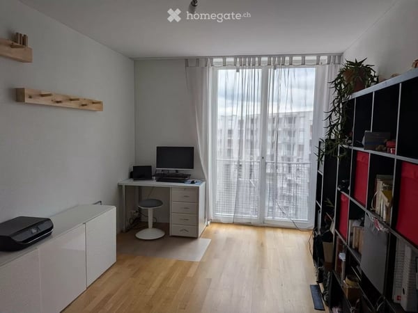 Moderne möblierte 3.5-Zimmer-Wohnung mit Balkon und Bergsicht 5