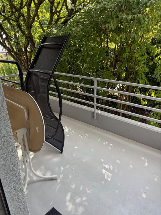 Helle und gemütliche 2.5-Zimmer-Wohnung an ruhiger Lage mit schönem Balkon 9