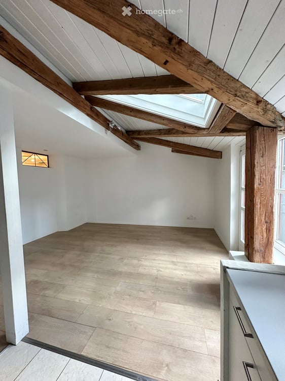 Charmante 2.5-Zimmer-Wohnung im historischen Maienfeld – sofort verfügbar 2