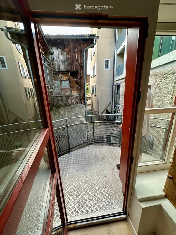 Charmante 2.5-Zimmer-Wohnung im historischen Maienfeld – sofort verfügbar 4