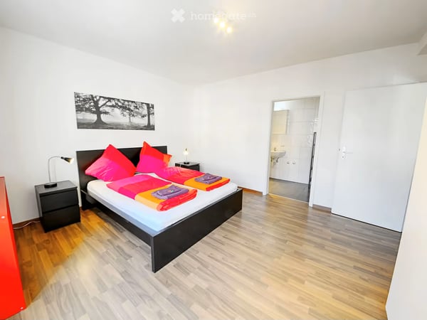 Modern möblierte 2,5-Zimmer-Wohnung mit Balkon in ruhiger Lage – Zürich-Oerlikon 7