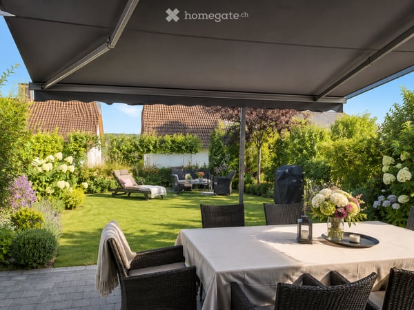 Stilvolle 5.5-Zimmer-Doppelhaushälfte mit Alpenpanorama und sonnigem Garten 15