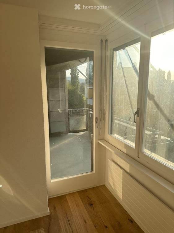 Renovierte moderne 2.5-Zimmerwohnung in Zürich zu vermieten 2