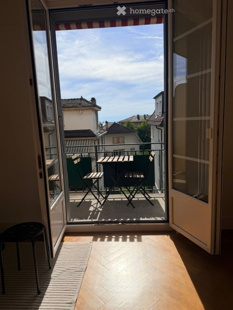 1.5 pièces meublé, lumineux et tranquille avec balcon 3