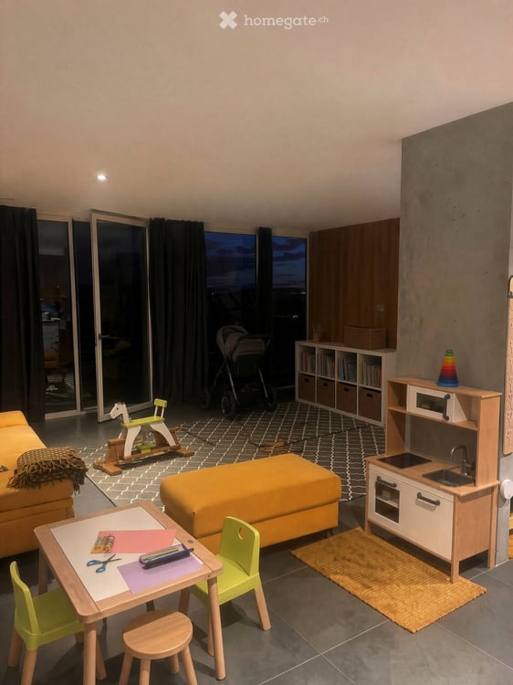 Maisonette am Waldrand über Pfäffikon (