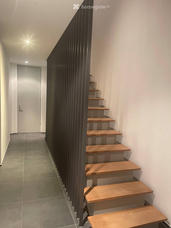 Maisonette am Waldrand über Pfäffikon (