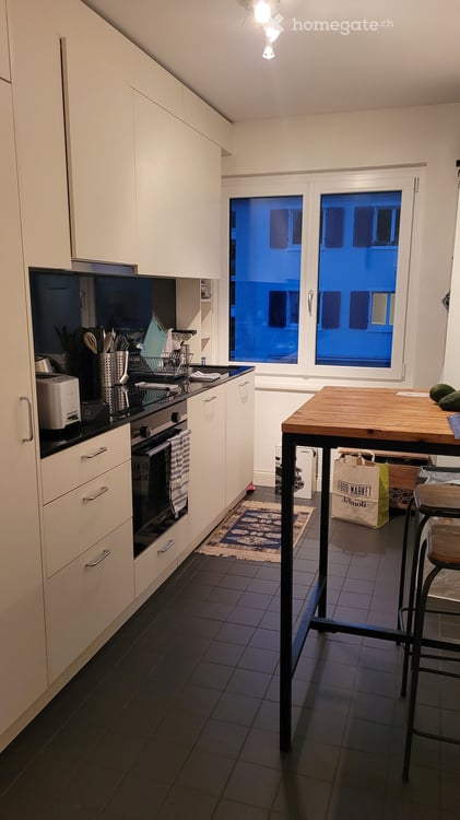 Charmante 2.5-Zimmer-Wohnung mit Balkon in Zürich Oerlikon 3