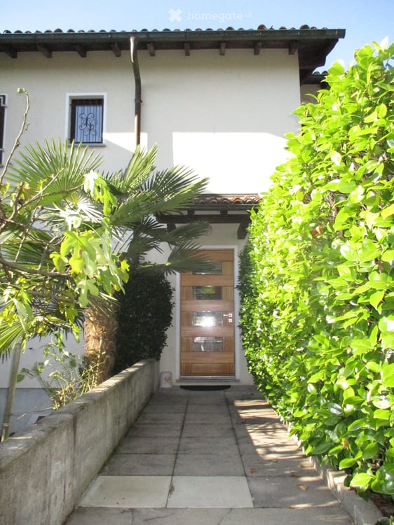 Idyllisches Reiheneinfamilienhaus mit Sauna und öffentl. Pool in der Nähe Lugano und Luino im Grünen 12