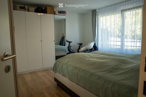 Moderne 4½-Zimmer-Wohnung mit Gartenteil, Terrasse und Bergsicht 10
