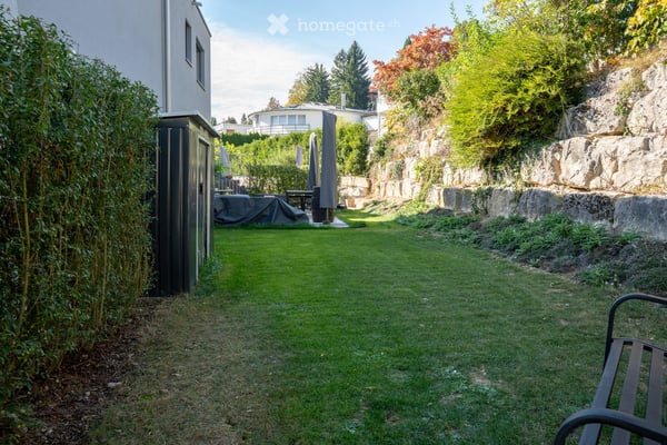 Moderne 4½-Zimmer-Wohnung mit Gartenteil, Terrasse und Bergsicht 14