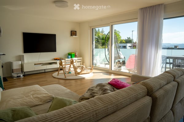 Moderne 4½-Zimmer-Wohnung mit Gartenteil, Terrasse und Bergsicht 4