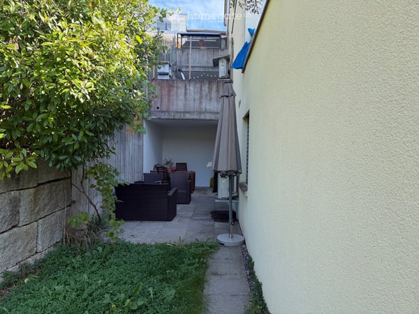 Modernes und grosszügiges 5½-Zimmer-Terrassenhaus mit Doppelgarage und Garten in Herznach 4