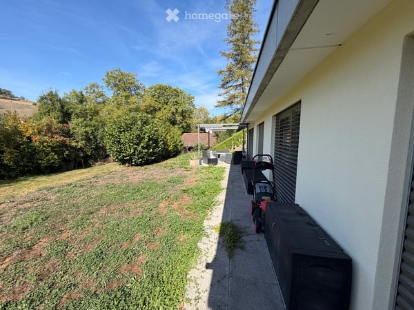 Modernes und grosszügiges 5½-Zimmer-Terrassenhaus mit Doppelgarage und Garten in Herznach 1