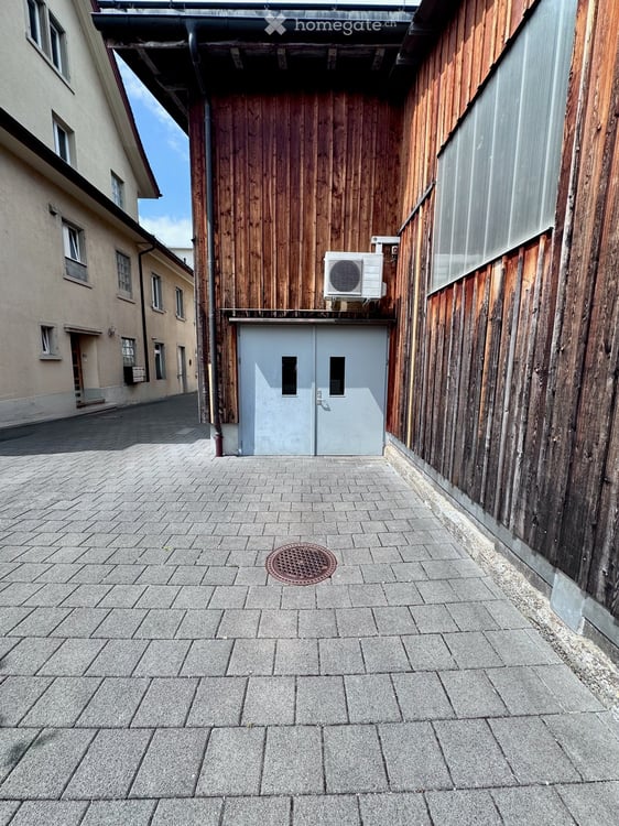 Wohnen mitten in Uster wie in einem Einfamilienhaus. 24