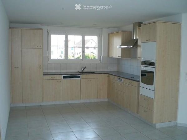 5,5-Zimmer Wohnung (sehr ruhige Lage, hell, gross) 5