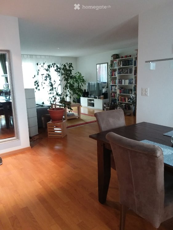 Helle 4½-Zimmer-Terassewohnung mit grossem Südbalkon und eigener Waschküche 2