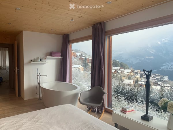 Modernes 3.5-Zimmer-Ferienhaus mit traumhafter Bergsicht in der Val Lumnezia (möbliert, Jahresmiete) 2