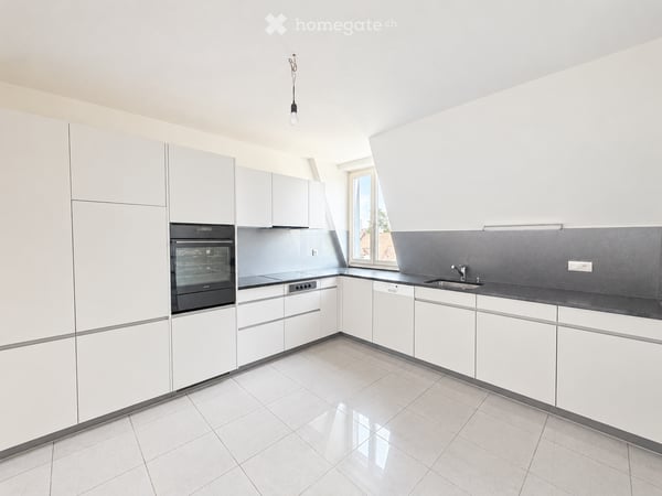 Wohnen auf zwei Ebenen – frisch renovierte 5.5-Zimmer-Maisonette mit Turmzimmer im Gotthelfquartier 2