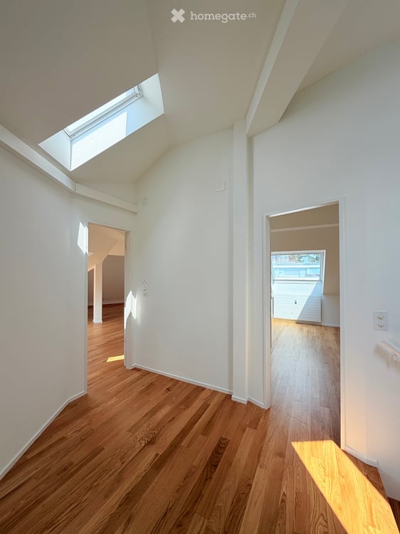 Wohnen auf zwei Ebenen – frisch renovierte 5.5-Zimmer-Maisonette mit Turmzimmer im Gotthelfquartier 7