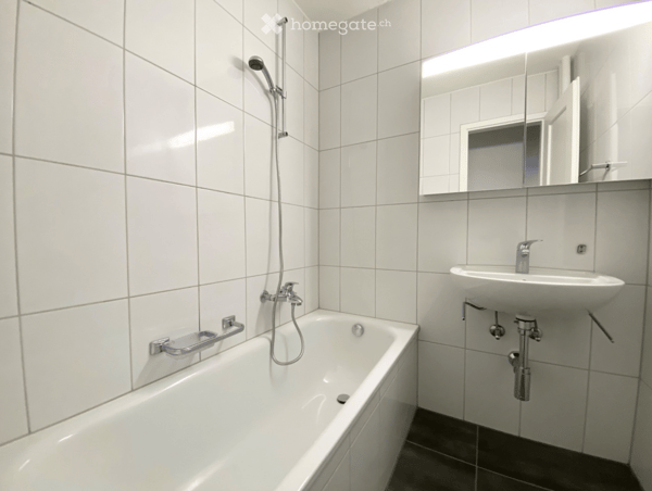 Komplett sanierte 4 Zimmerwohnung mit Sitzplatz und Klimaanlage 4