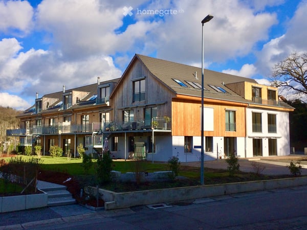 3 Reihenhäuser, 1 Maisonettewohung: 5.5 Zimmer ab 2‘320 (exkl. PP, NK) 2