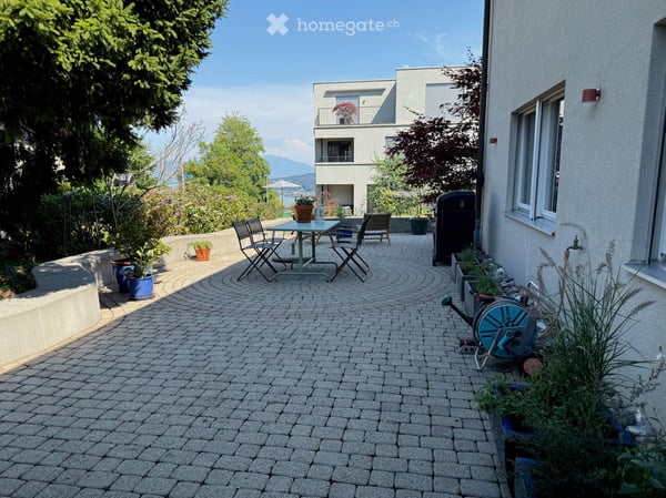 Funished Executive Apartment with Garden, Lake Views and Mid-Century Modern Style – Ideal for Expats 23
