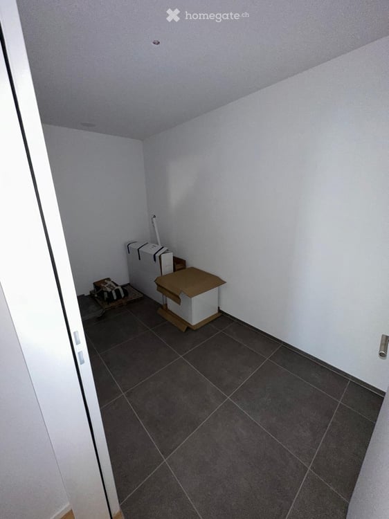 Exklusive 2.5-Zi.-Neubau-Maisonette mit 2 Terrassen & Garderobenzimmer in Zürich-Altstetten 5