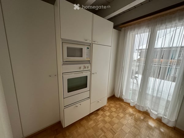 Helle 3 ½ Zimmer Wohnung mit grosser Terrasse und Weitblick in Sattel 7