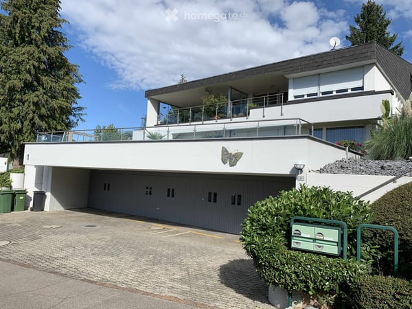 Helle 3.5-Zimmer-Wohnung mit Balkon und schöner Aussicht in Winkel